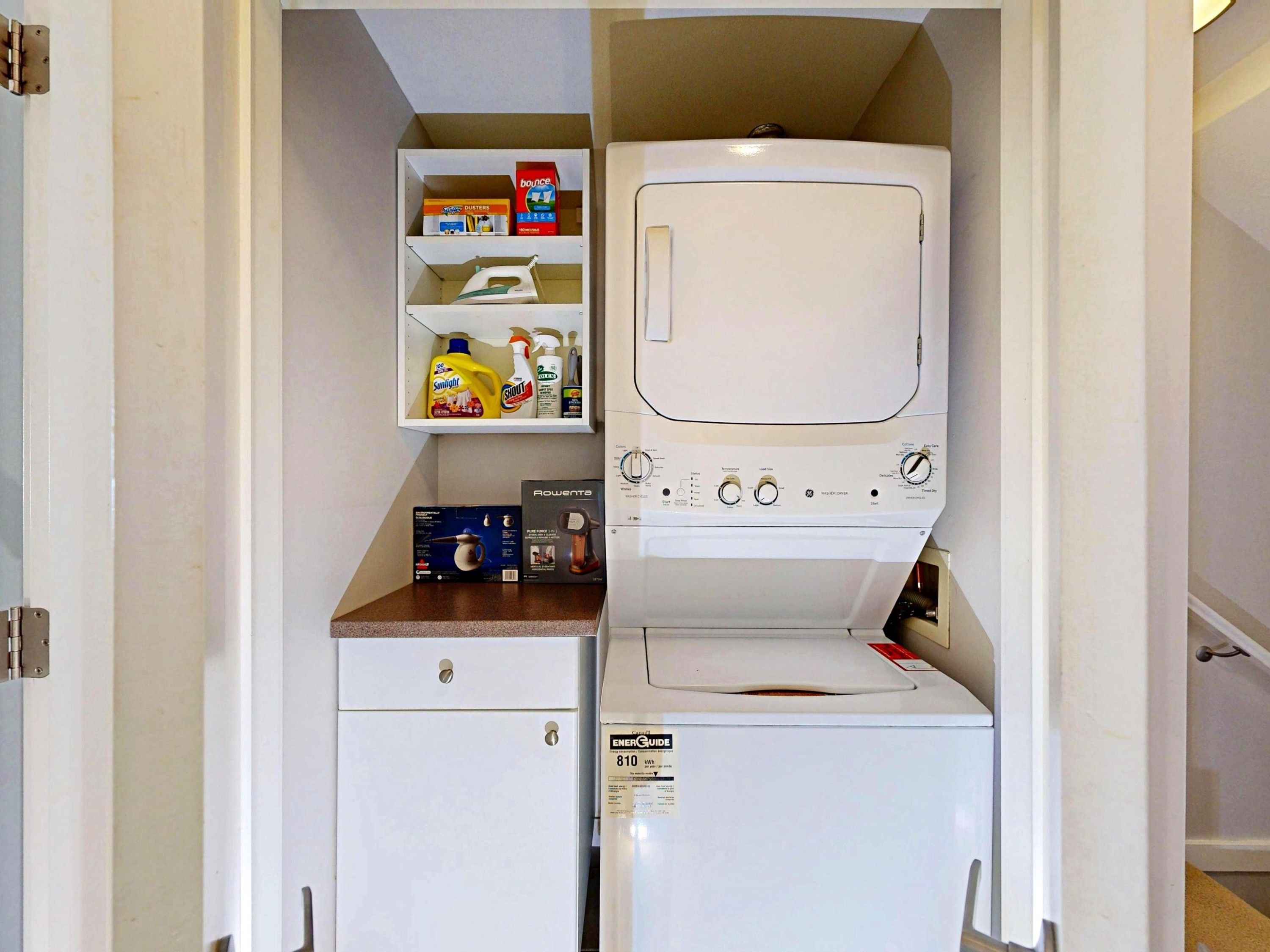 839 14Th Avenue W, Vancouver, BC - Indoor Photo Showing Laundry Room