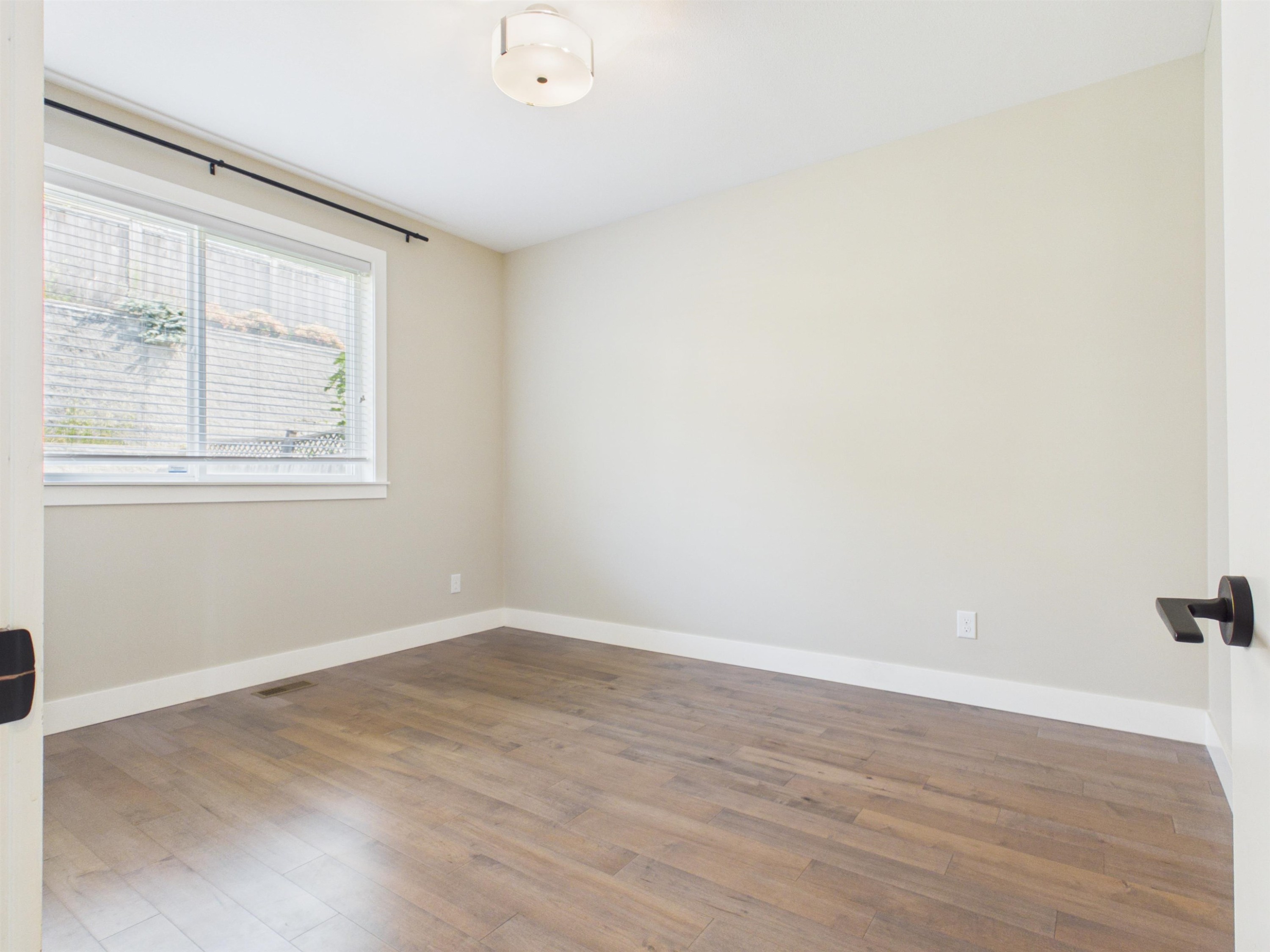 3501 Sheffield Avenue, Coquitlam, BC - Indoor Photo Showing Other Room