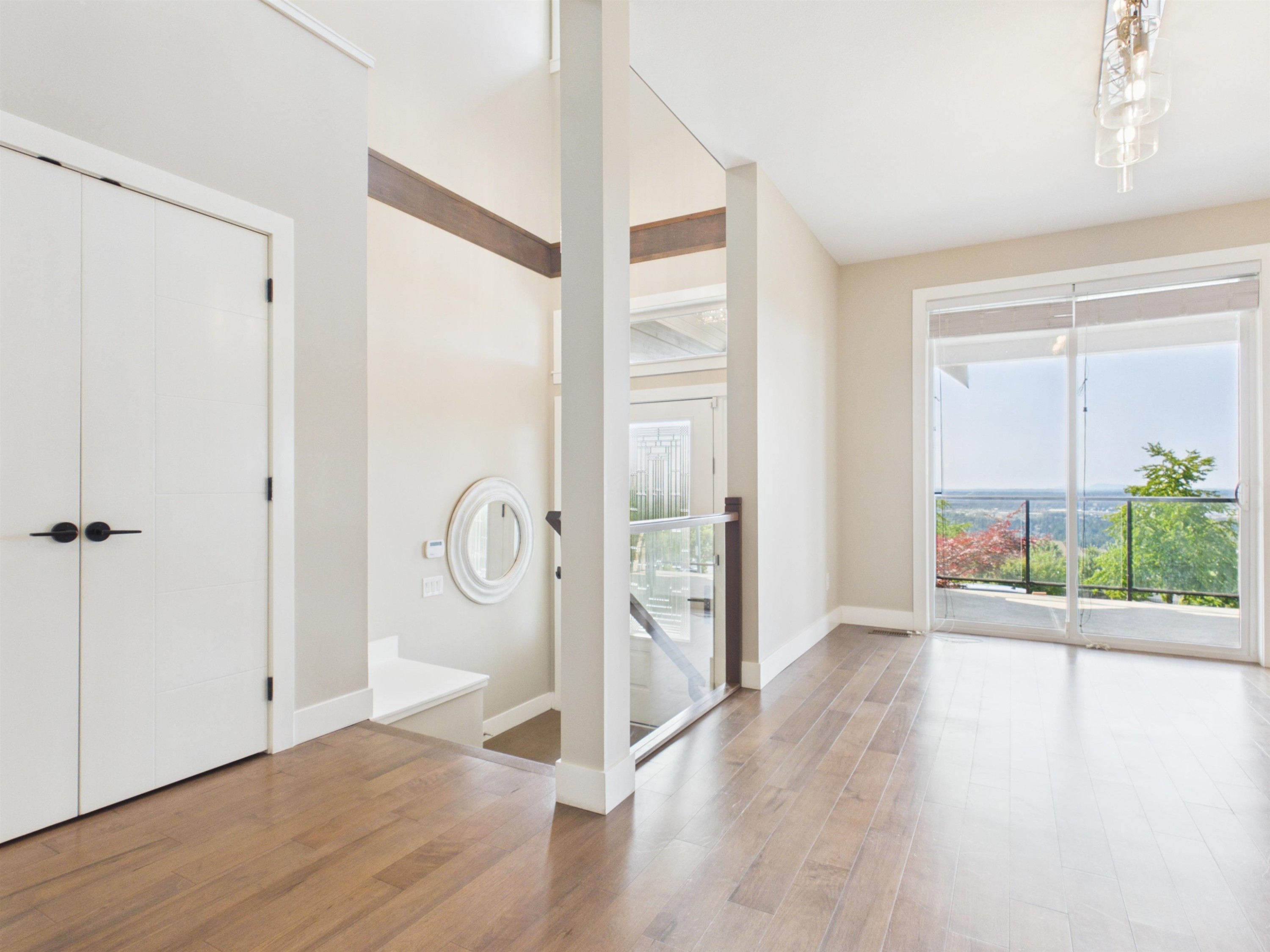 3501 Sheffield Avenue, Coquitlam, BC - Indoor Photo Showing Other Room