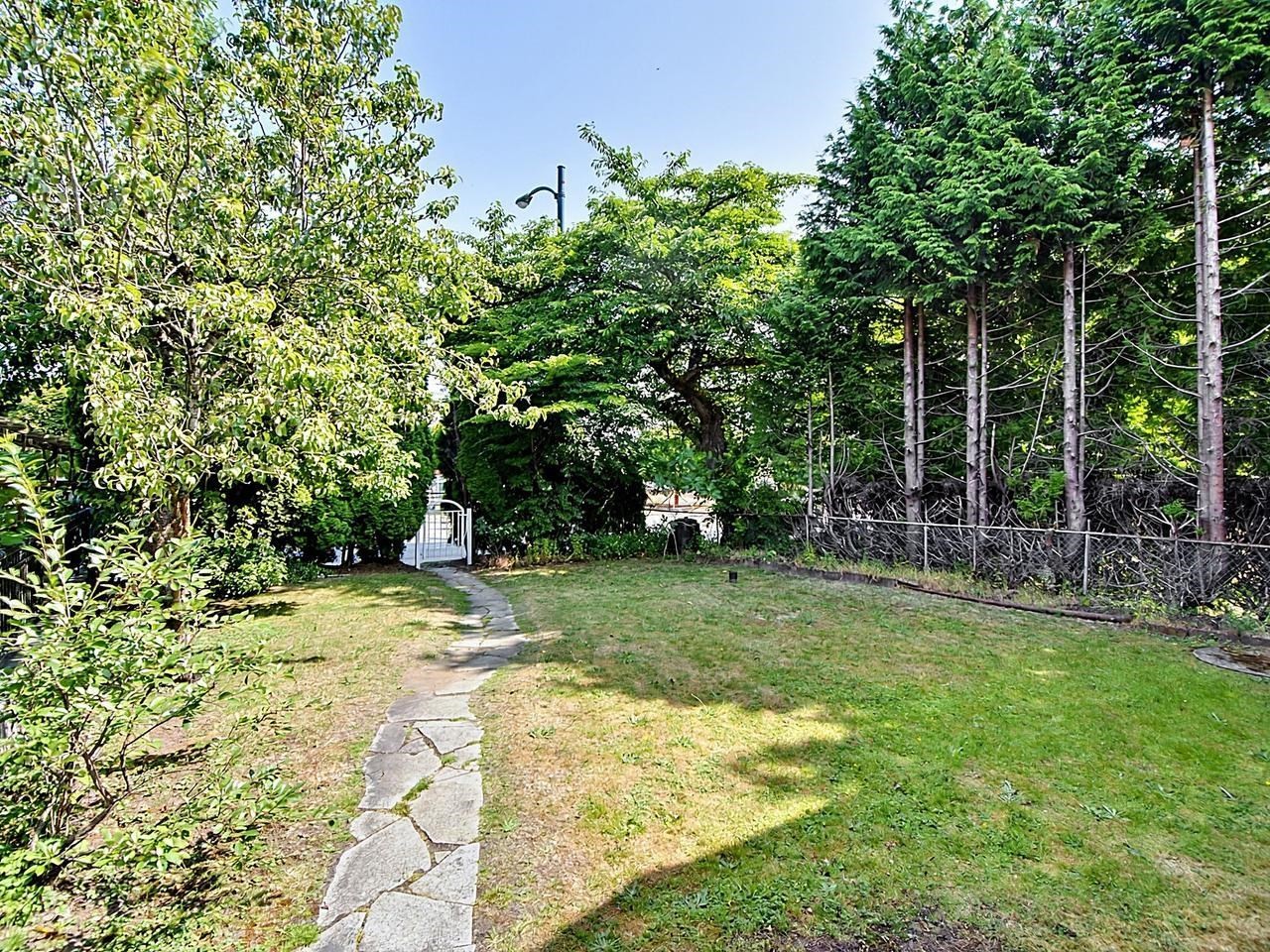 2216 41St Avenue E, Vancouver, BC - Outdoor