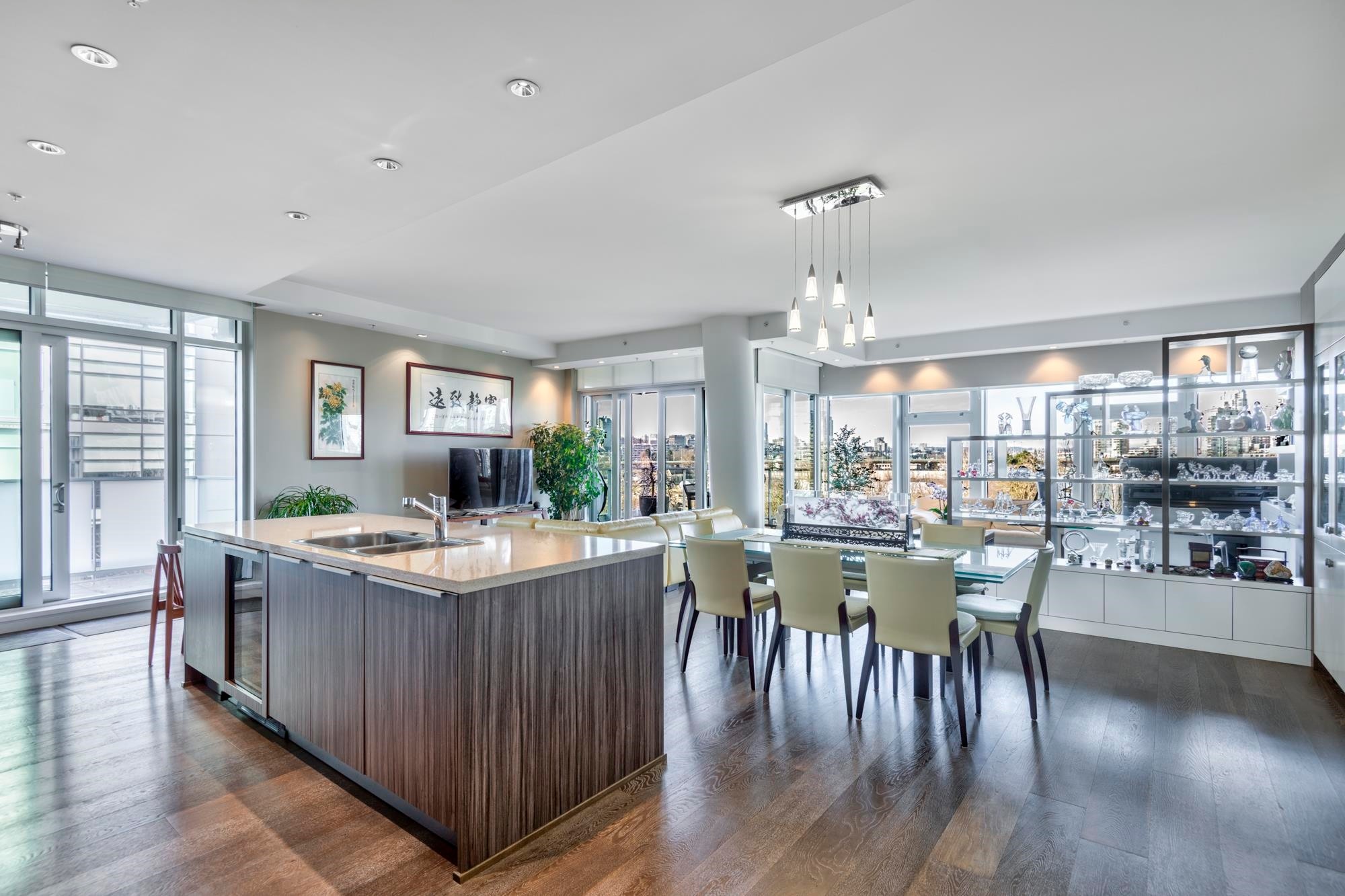 504-181 Athletes Way, Vancouver, BC