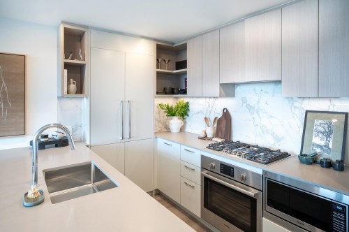 3310-6468 Willingdon Avenue  Burnaby, BC V5H 0L3