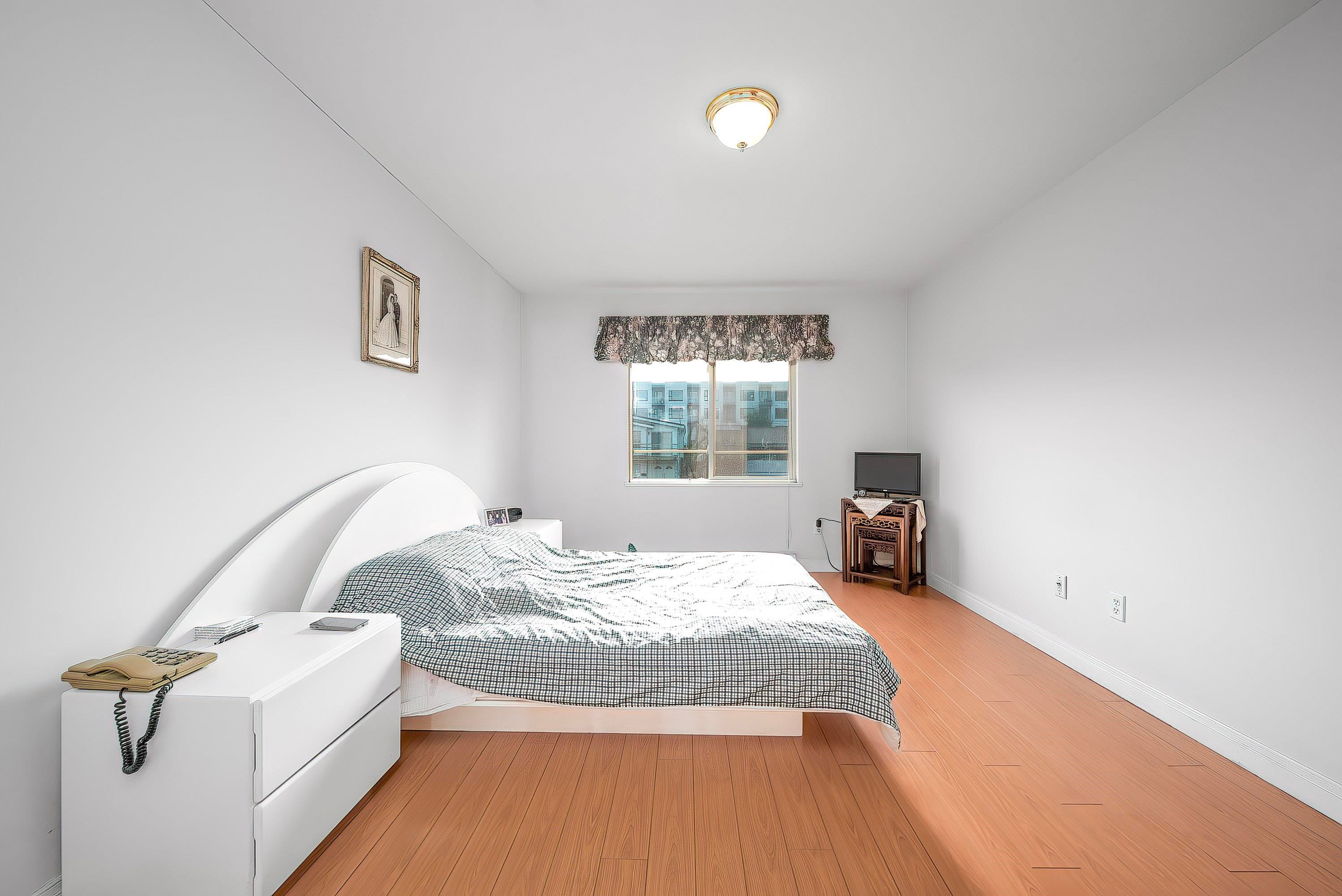201-2345 Central Avenue, Coquitlam, BC - Indoor Photo Showing Bedroom