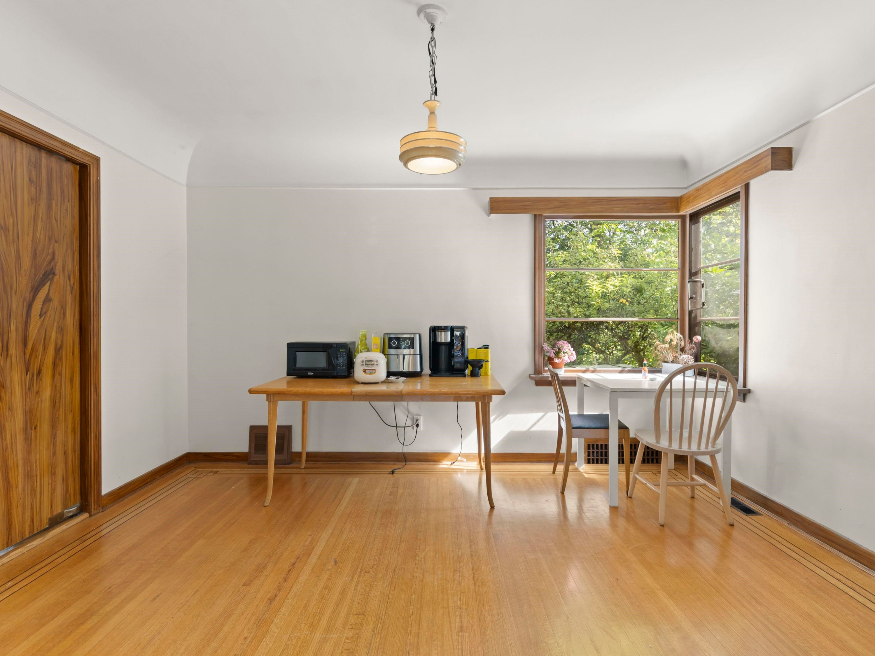 4691 5Th Avenue W, Vancouver, BC - Indoor