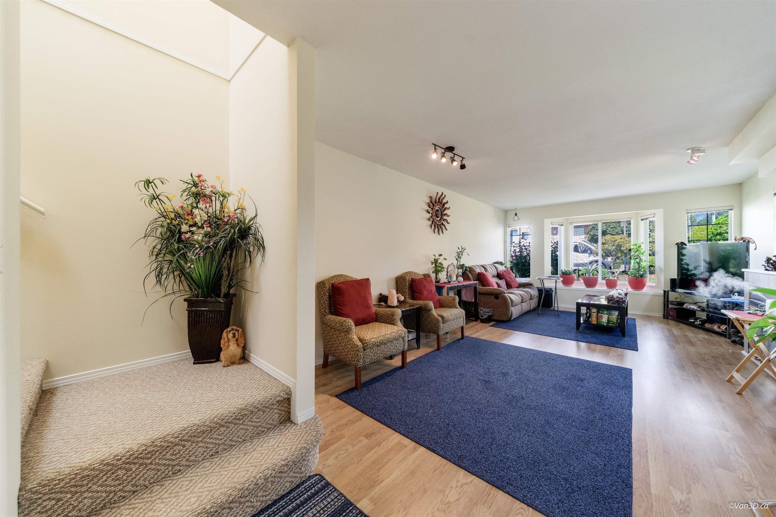 215 18Th Street W, North Vancouver, BC - Indoor