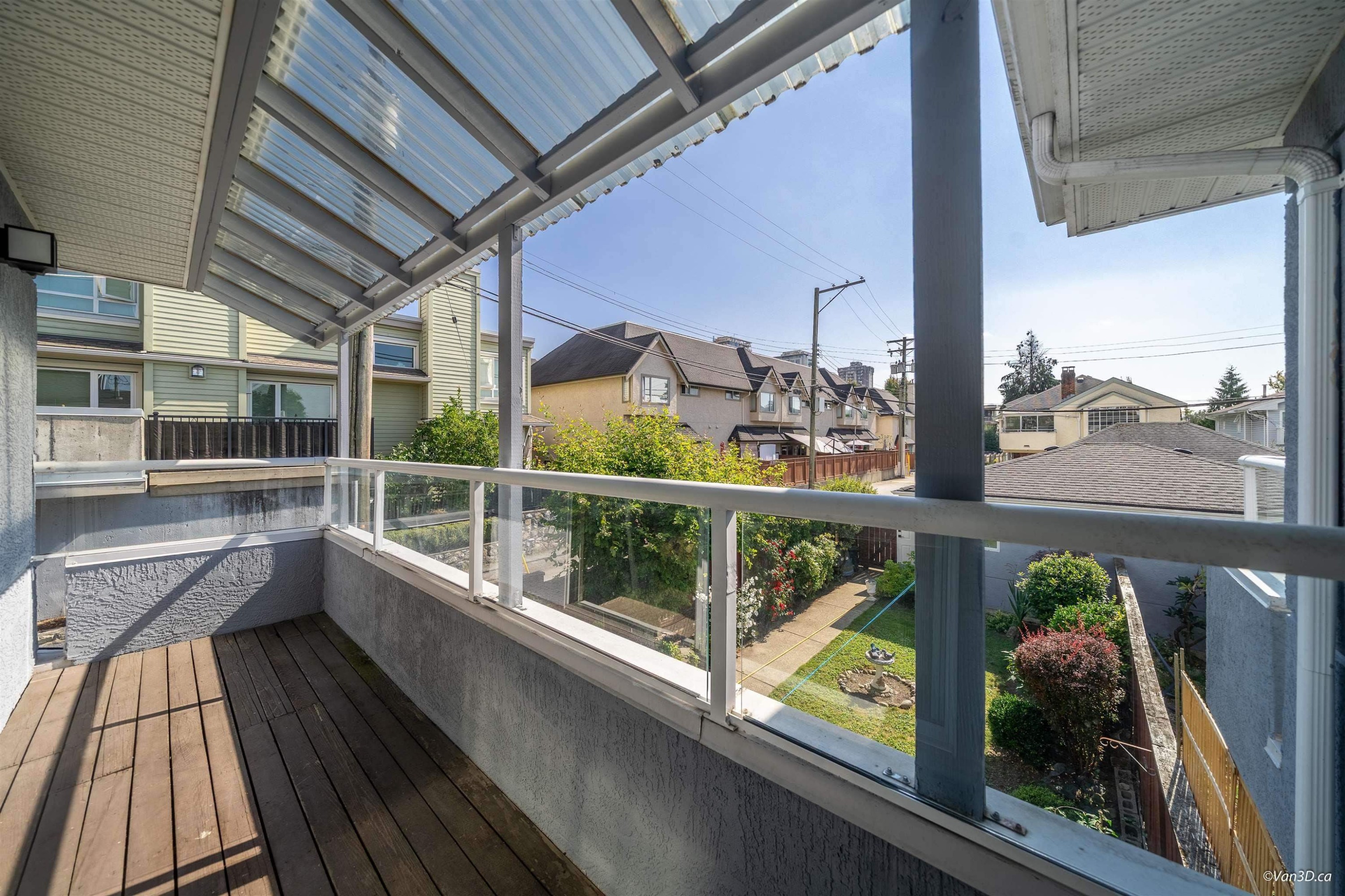 215 18Th Street W, North Vancouver, BC - Outdoor With Exterior