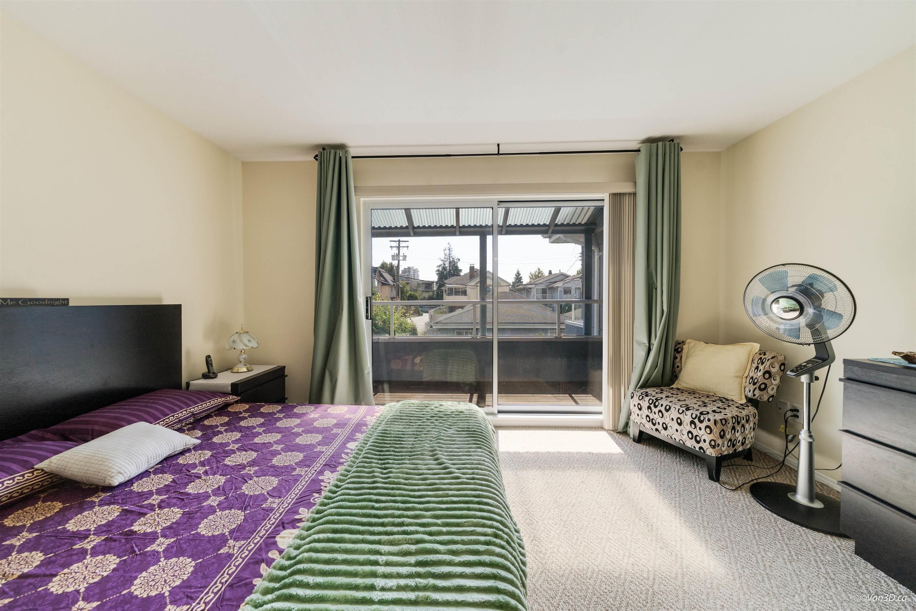 215 18Th Street W, North Vancouver, BC - Indoor Photo Showing Bedroom