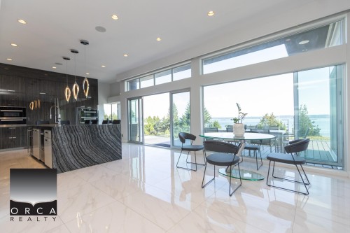 3305 Westmount Road, West Vancouver, BC - Indoor
