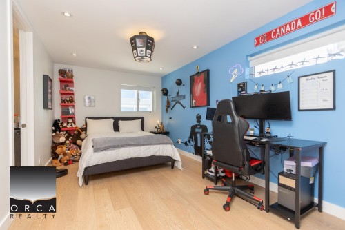 3305 Westmount Road, West Vancouver, BC - Indoor Photo Showing Bedroom