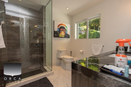 3305 Westmount Road, West Vancouver, BC - Indoor Photo Showing Bathroom