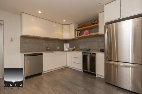 3305 Westmount Road, West Vancouver, BC - Indoor Photo Showing Kitchen