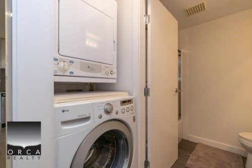 3305 Westmount Road, West Vancouver, BC - Indoor Photo Showing Laundry Room