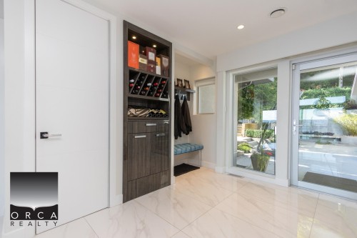 3305 Westmount Road, West Vancouver, BC - Indoor Photo Showing Other Room