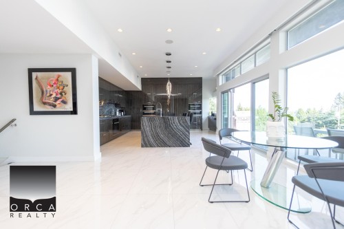 3305 Westmount Road, West Vancouver, BC - Indoor Photo Showing Other Room