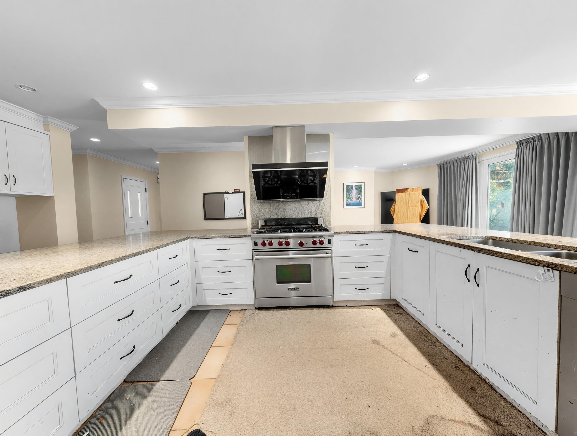 740 Knockmaroon Road, West Vancouver, BC