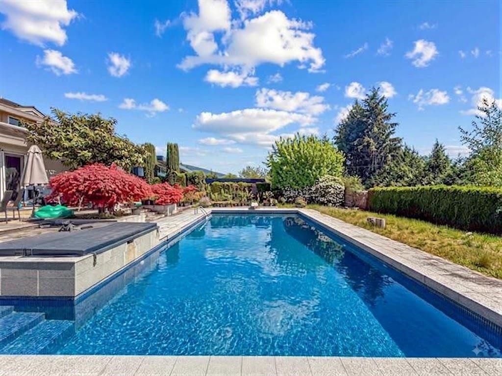 740 Knockmaroon Road, West Vancouver, BC
