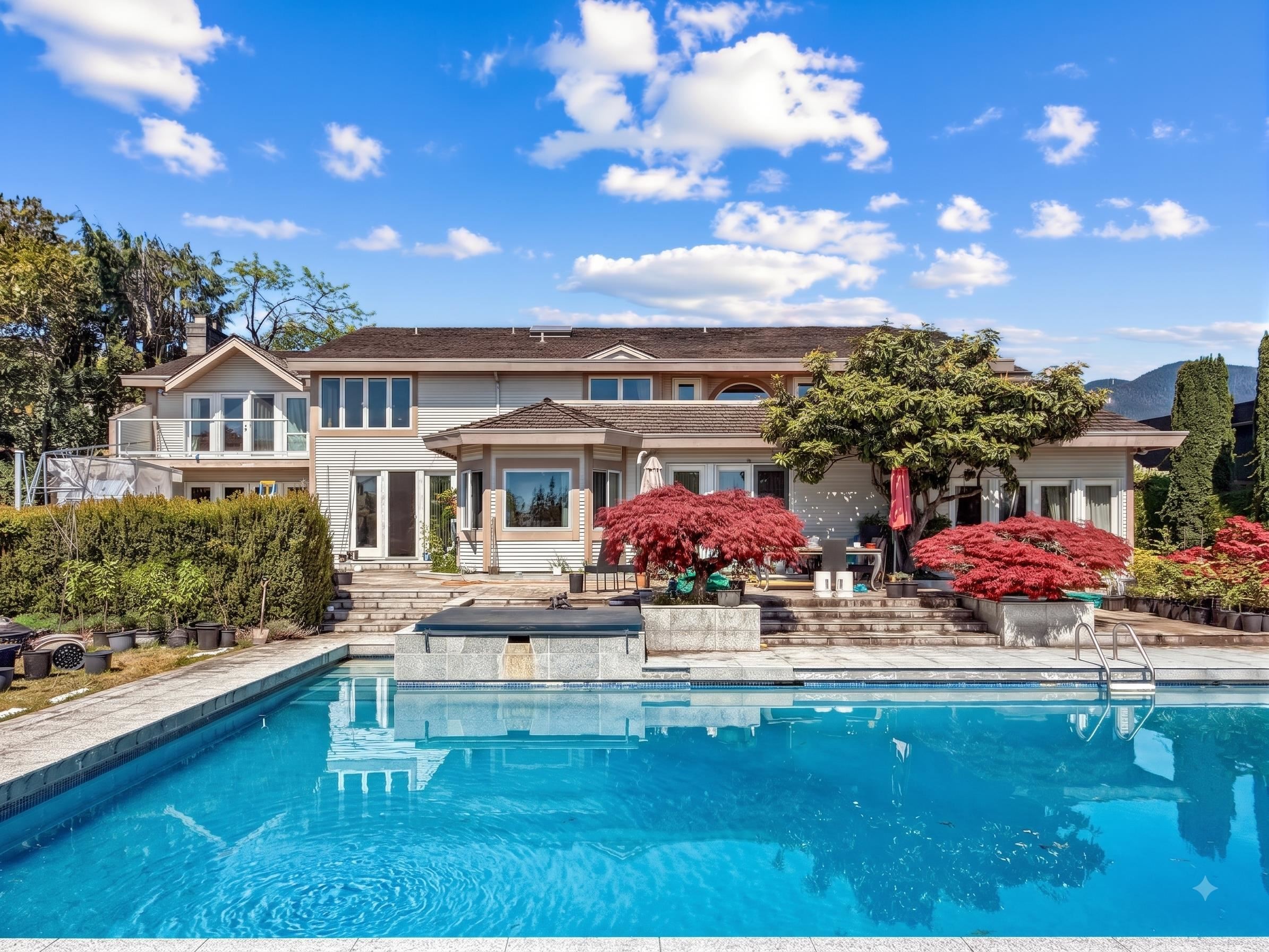 740 Knockmaroon Road, West Vancouver, BC