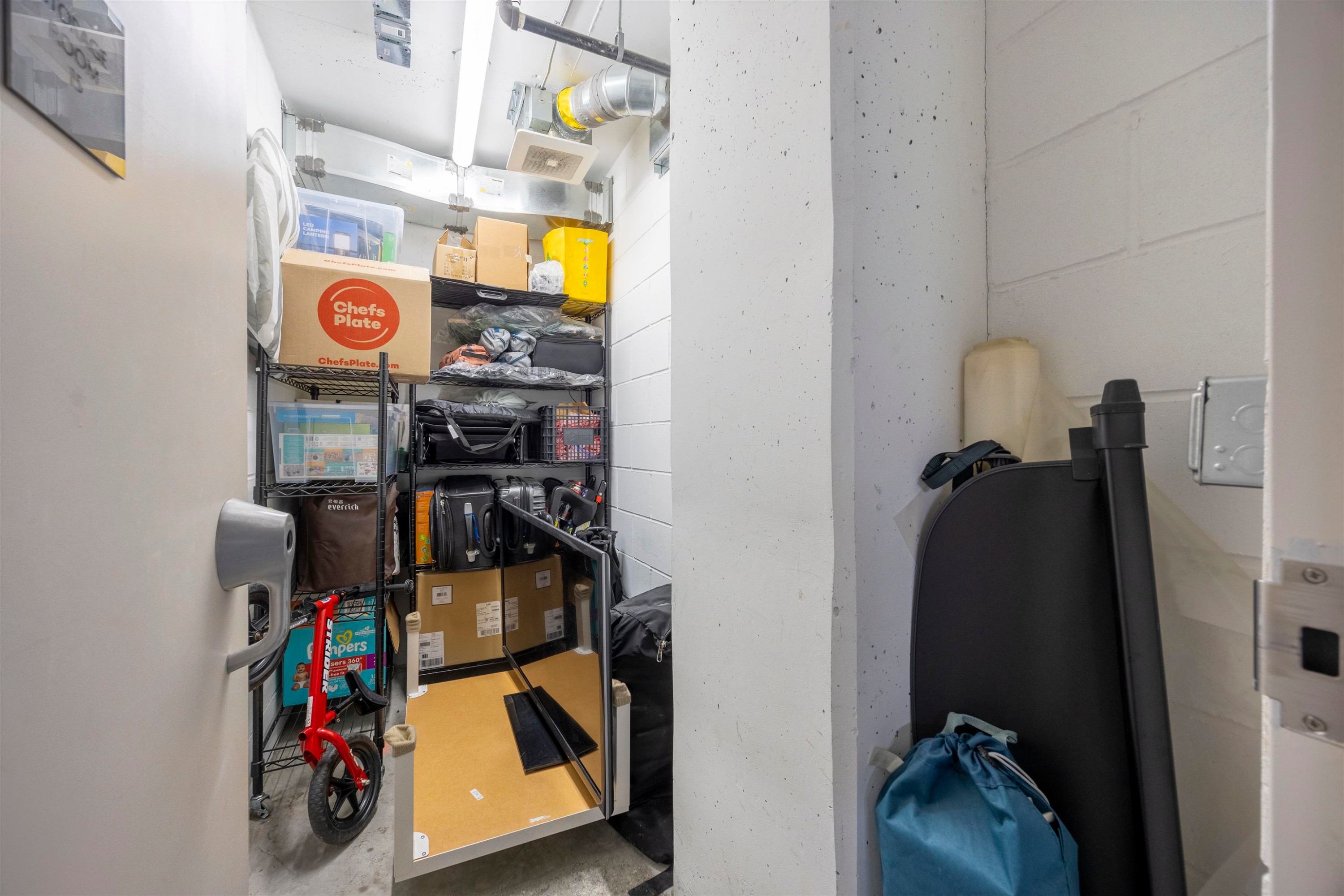 4906-4880 Lougheed Highway, Burnaby, BC - Indoor