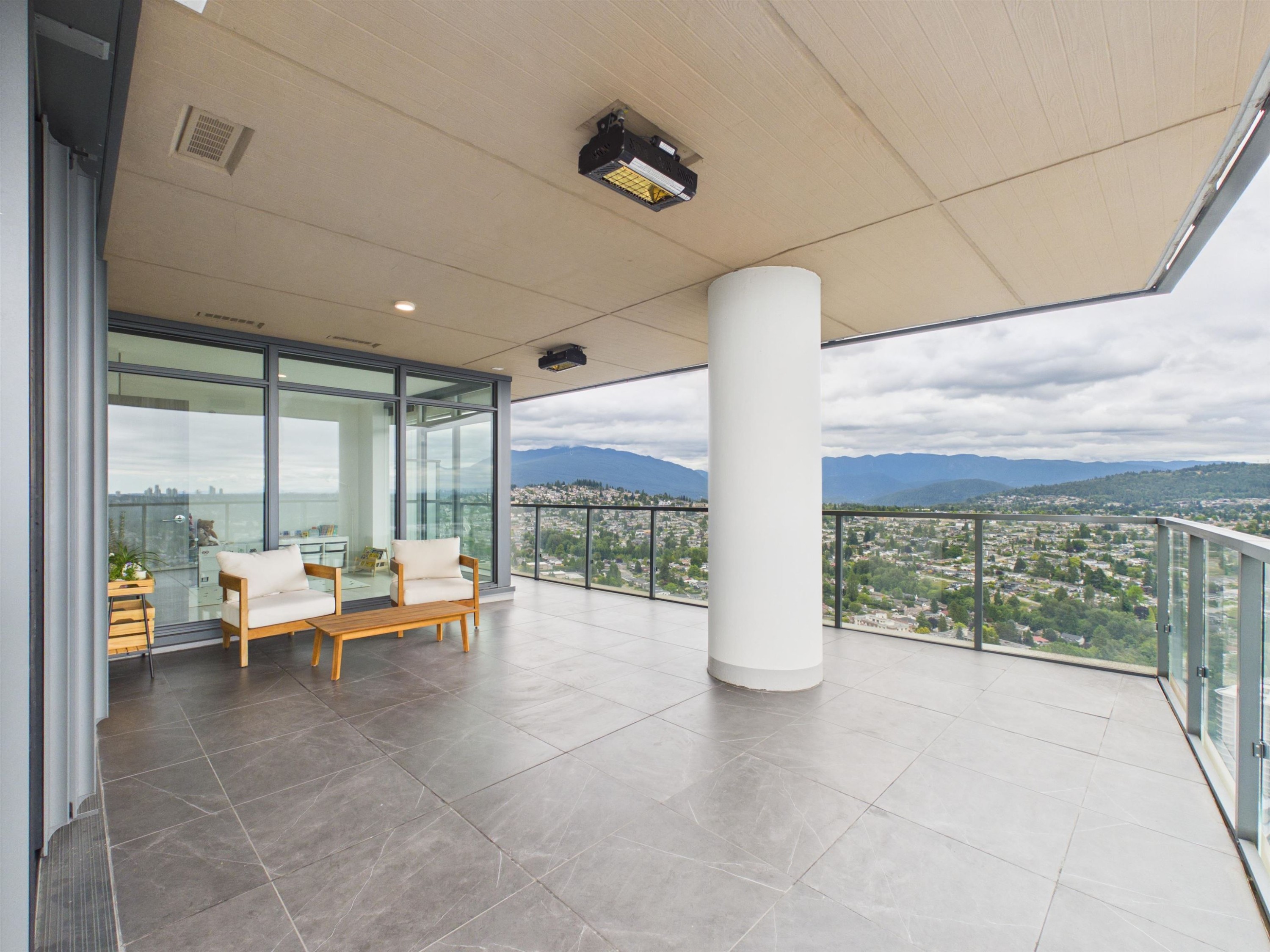 4906-4880 Lougheed Highway, Burnaby, BC - With Exterior