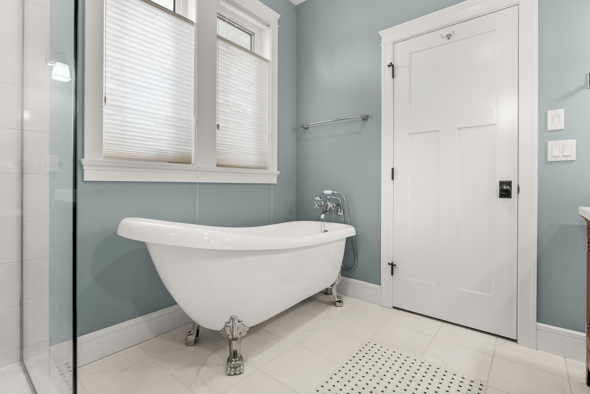 4896 12 Avenue, Delta, BC - Indoor Photo Showing Bathroom