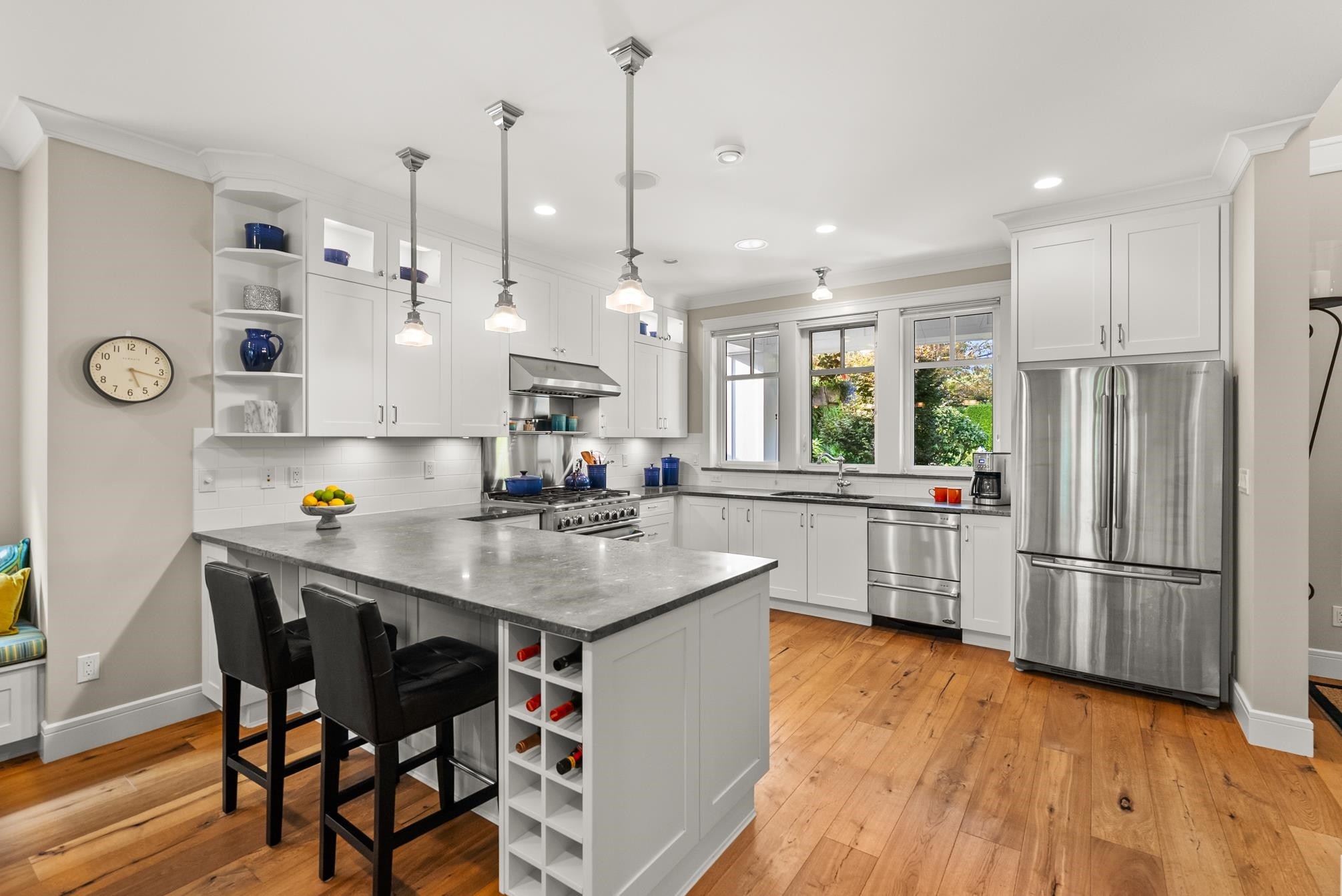 4896 12 Avenue, Delta, BC - Indoor Photo Showing Kitchen With Upgraded Kitchen