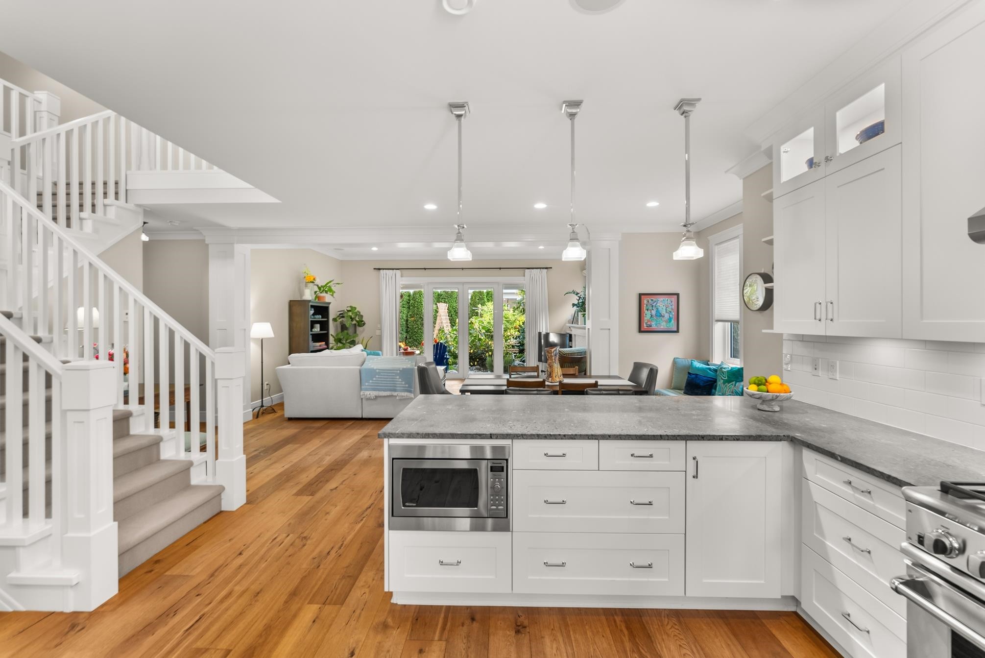 4896 12 Avenue, Delta, BC - Indoor Photo Showing Kitchen With Upgraded Kitchen