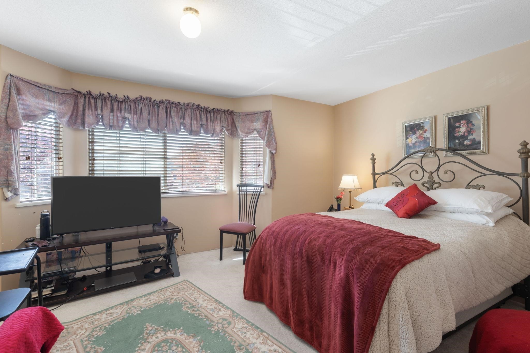 2905 Cliffrose Crescent, Coquitlam, BC - Indoor Photo Showing Bedroom