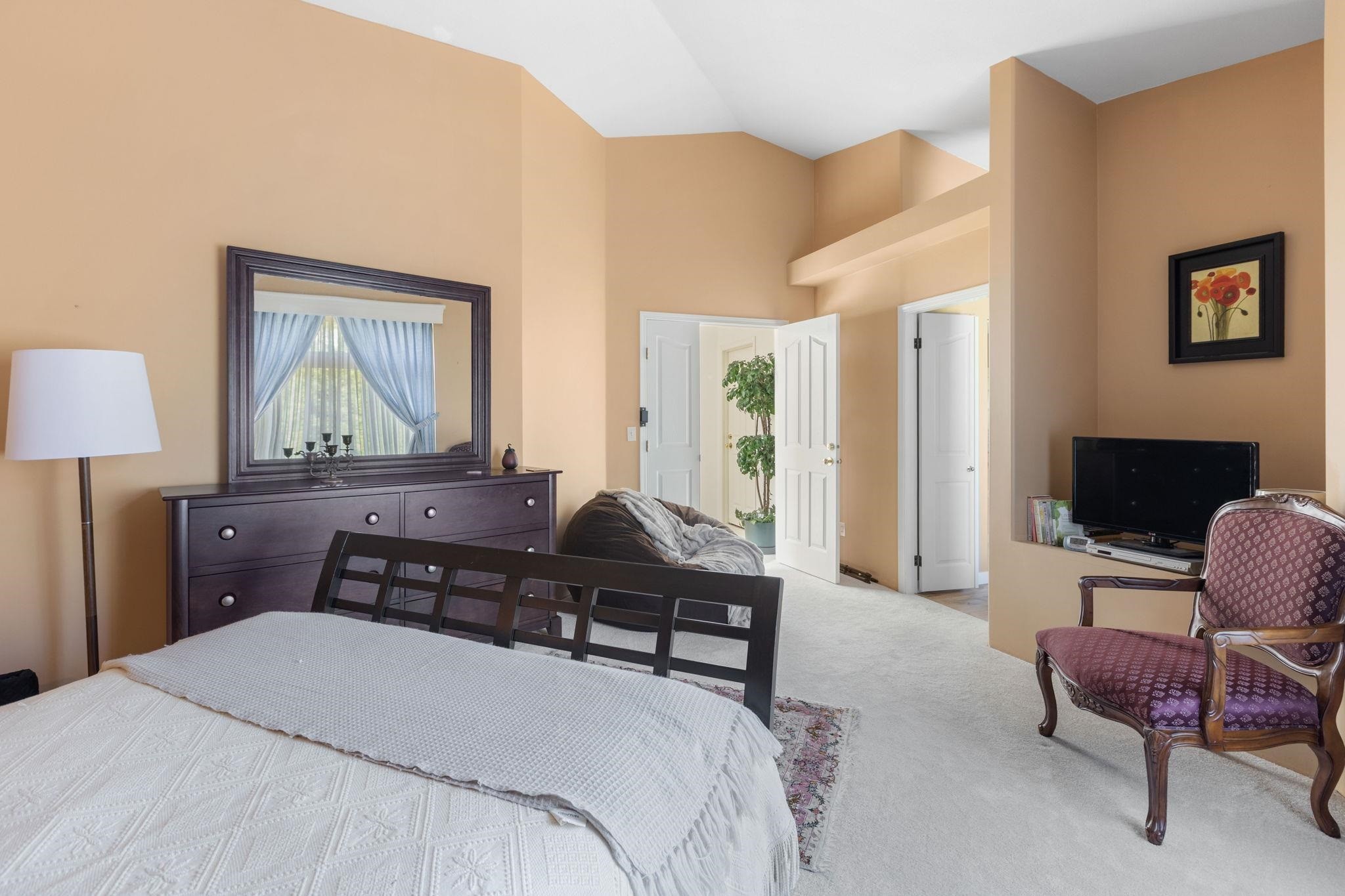 2905 Cliffrose Crescent, Coquitlam, BC - Indoor Photo Showing Bedroom
