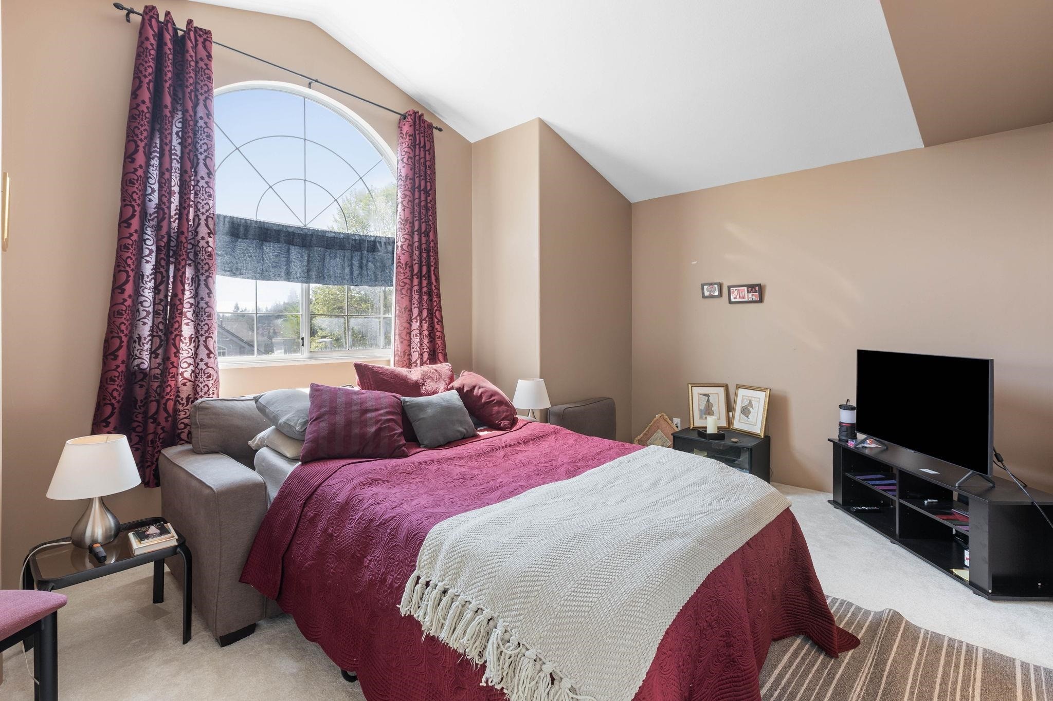 2905 Cliffrose Crescent, Coquitlam, BC - Indoor Photo Showing Bedroom