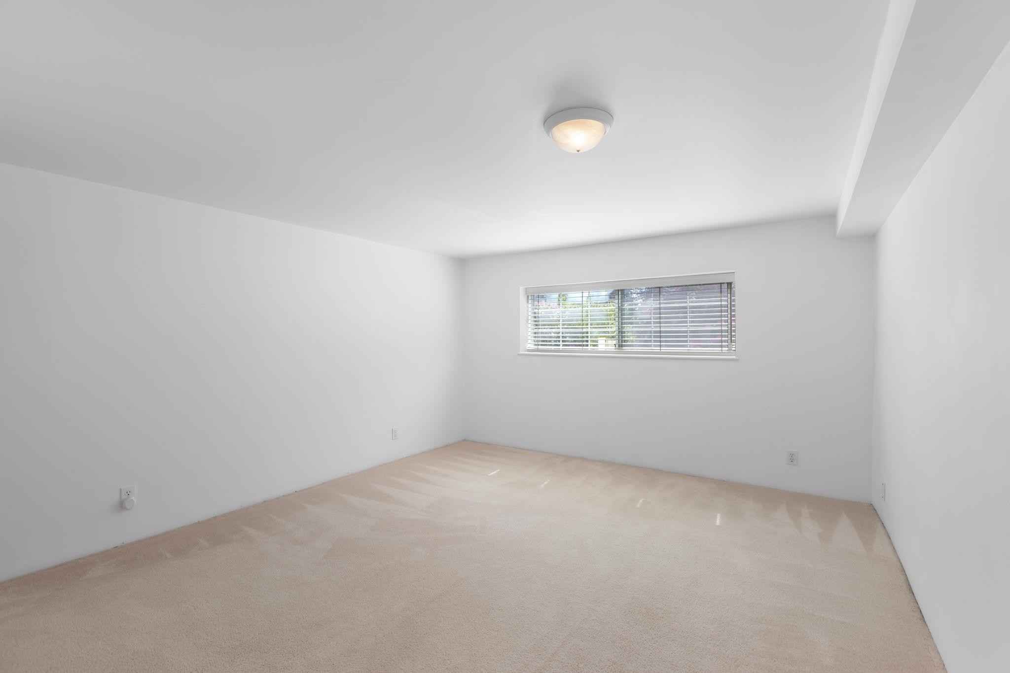 2905 Cliffrose Crescent, Coquitlam, BC - Indoor Photo Showing Other Room