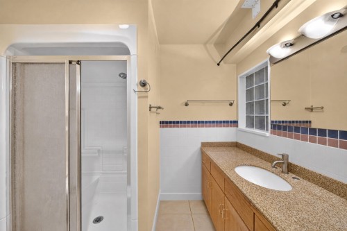 4055 31St Avenue W, Vancouver, BC - Indoor Photo Showing Bathroom
