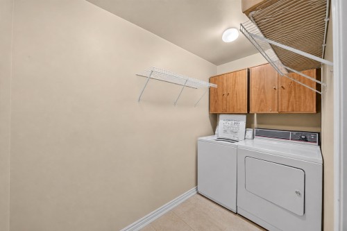 4055 31St Avenue W, Vancouver, BC - Indoor Photo Showing Laundry Room