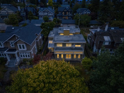 4055 31St Avenue W, Vancouver, BC - Outdoor With Facade