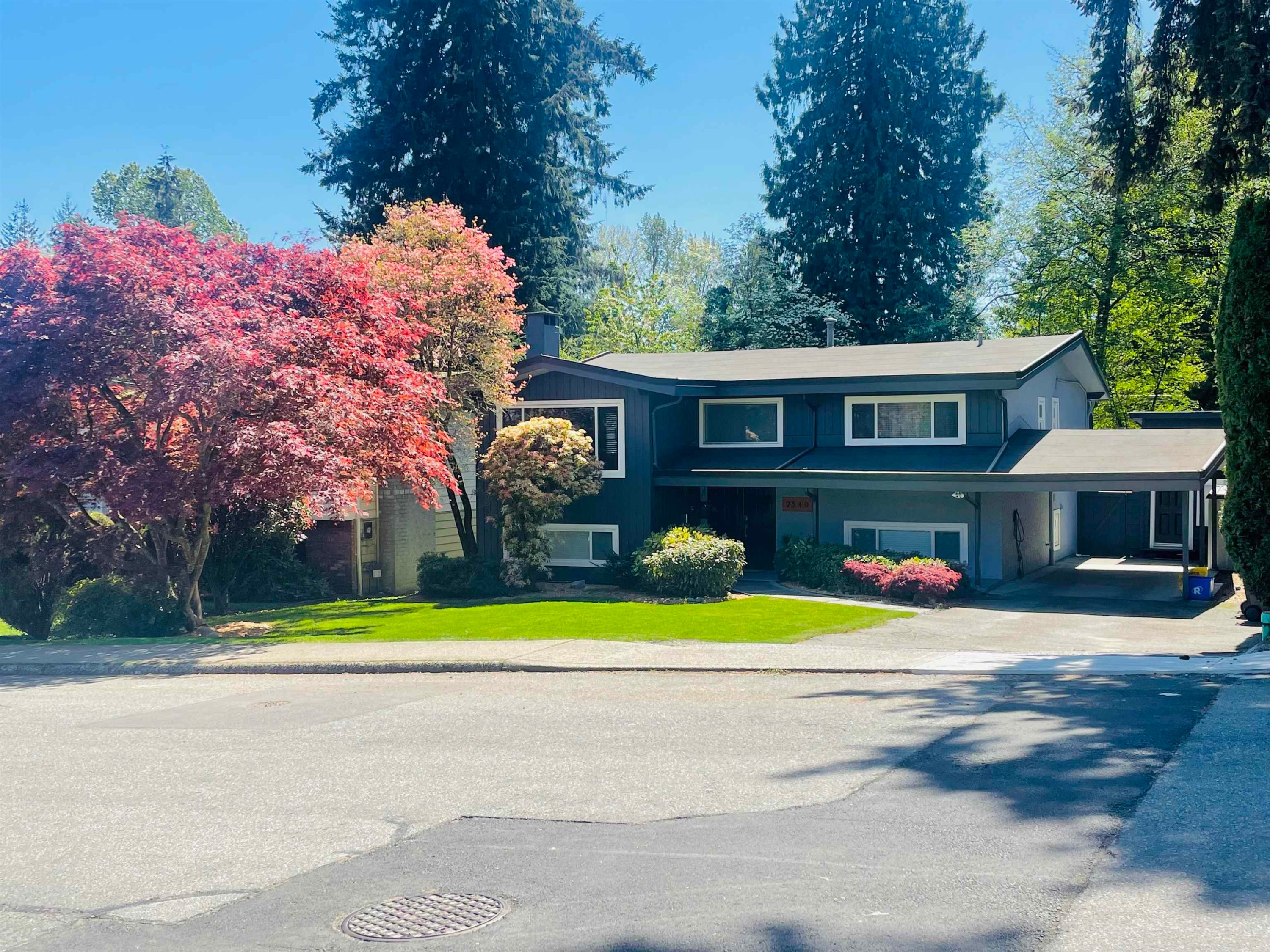 2549 Bendale Road, North Vancouver, BC - Outdoor With Facade