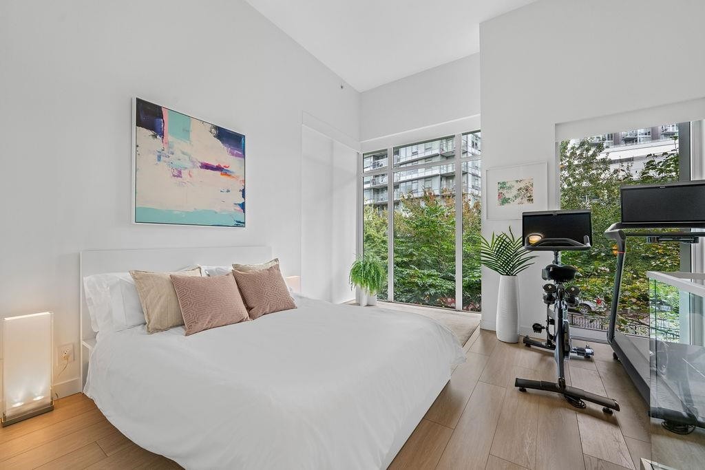 141 1St Avenue E, Vancouver, BC - Indoor Photo Showing Bedroom