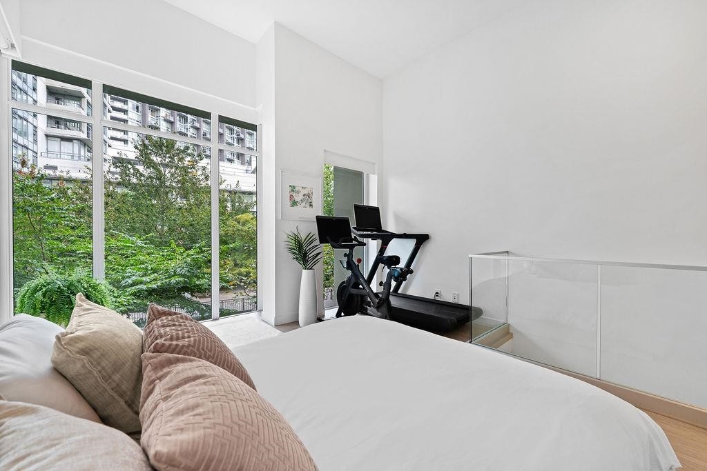 141 1St Avenue E, Vancouver, BC - Indoor Photo Showing Bedroom