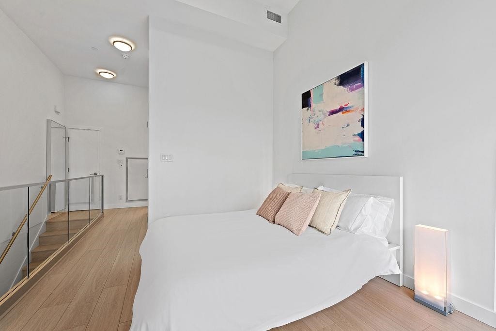 141 1St Avenue E, Vancouver, BC - Indoor Photo Showing Bedroom