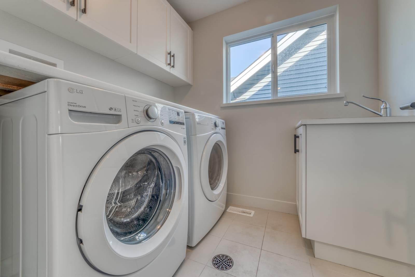 23191 112B Avenue, Maple Ridge, BC - Indoor Photo Showing Laundry Room