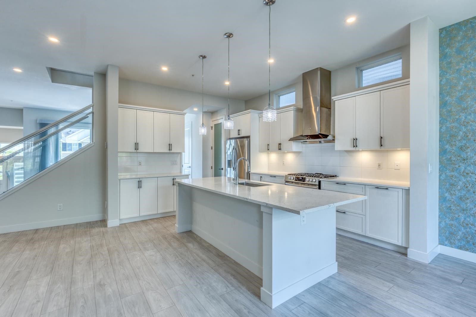 23191 112B Avenue, Maple Ridge, BC - Indoor Photo Showing Kitchen With Upgraded Kitchen