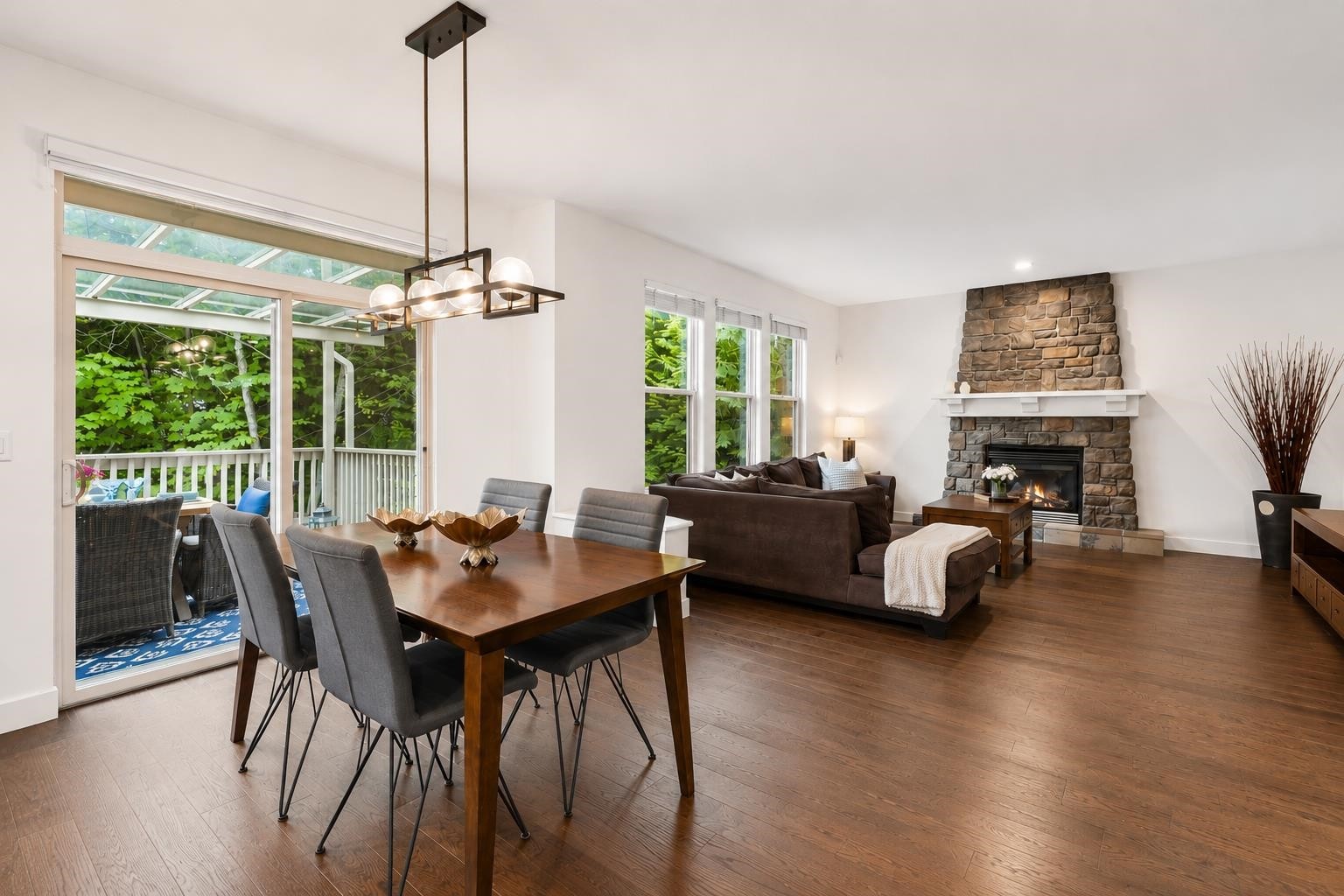 36 Maple Court, Port Moody, BC - Indoor With Fireplace