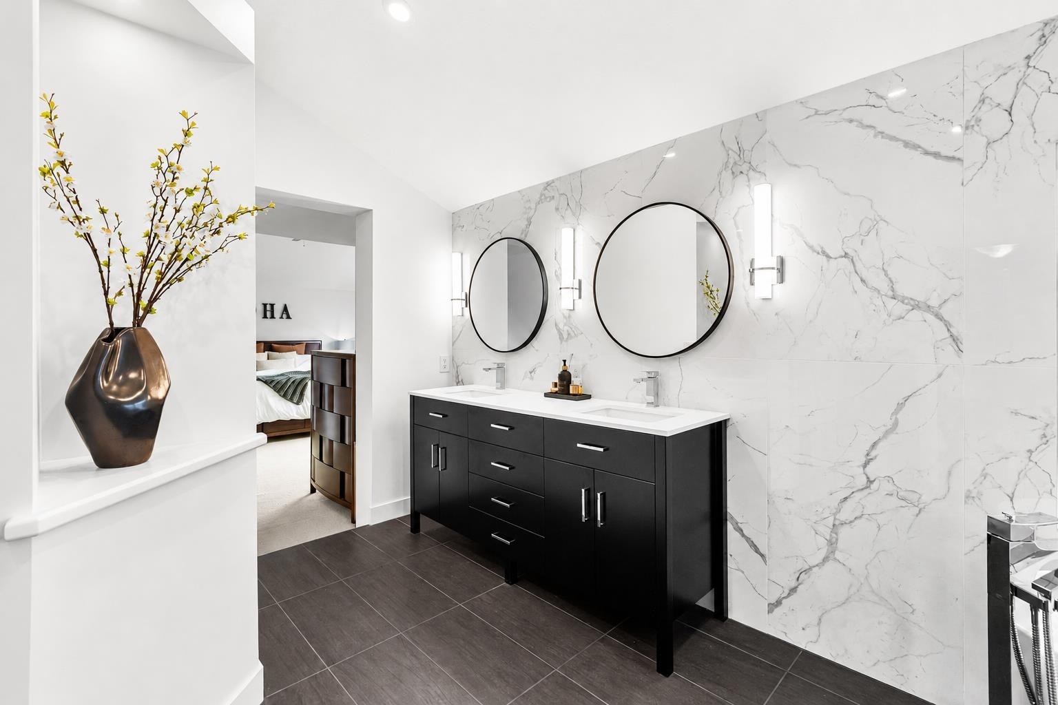 36 Maple Court, Port Moody, BC - Indoor Photo Showing Bathroom
