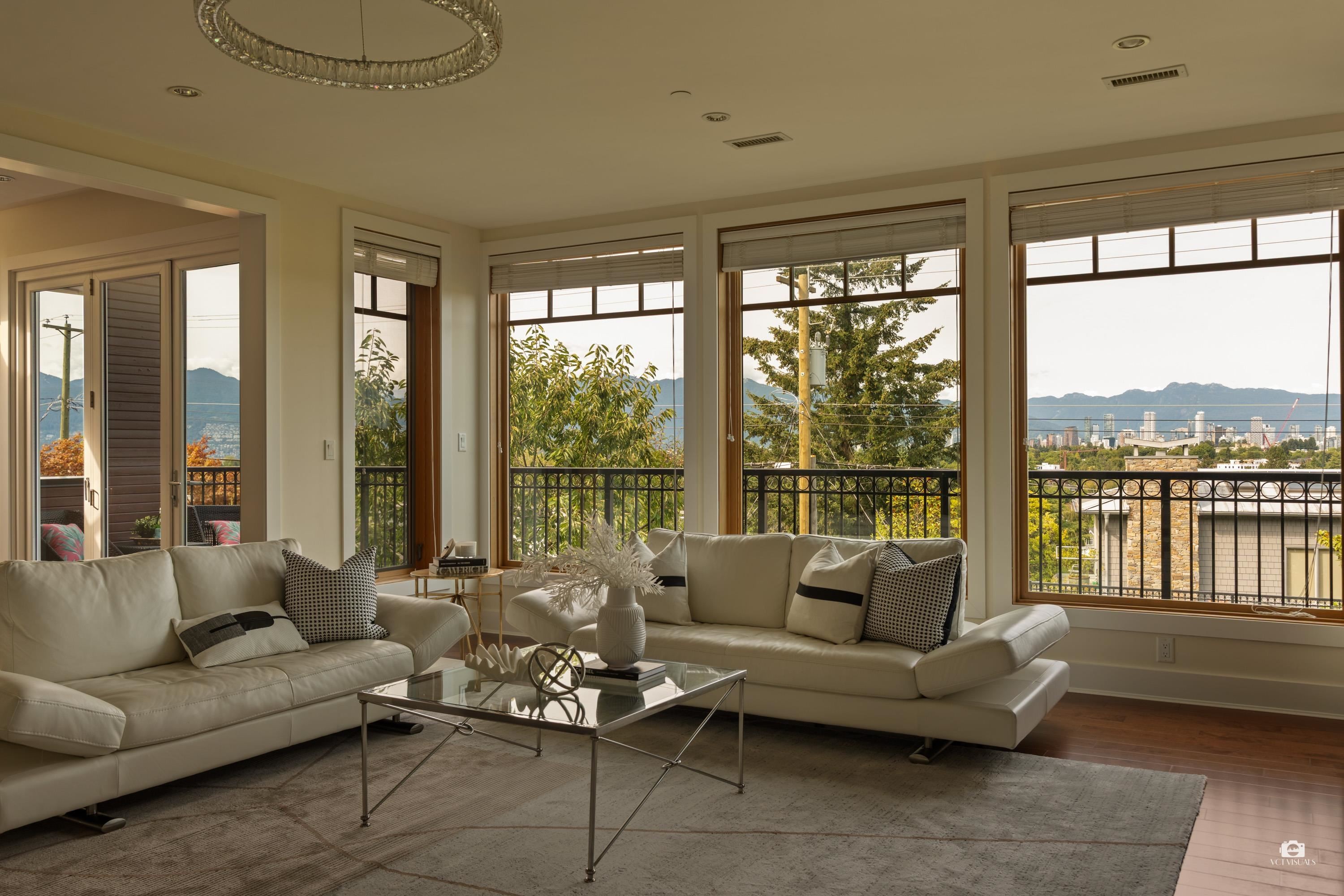 3936 Quesnel Drive, Vancouver, BC - Indoor Photo Showing Living Room