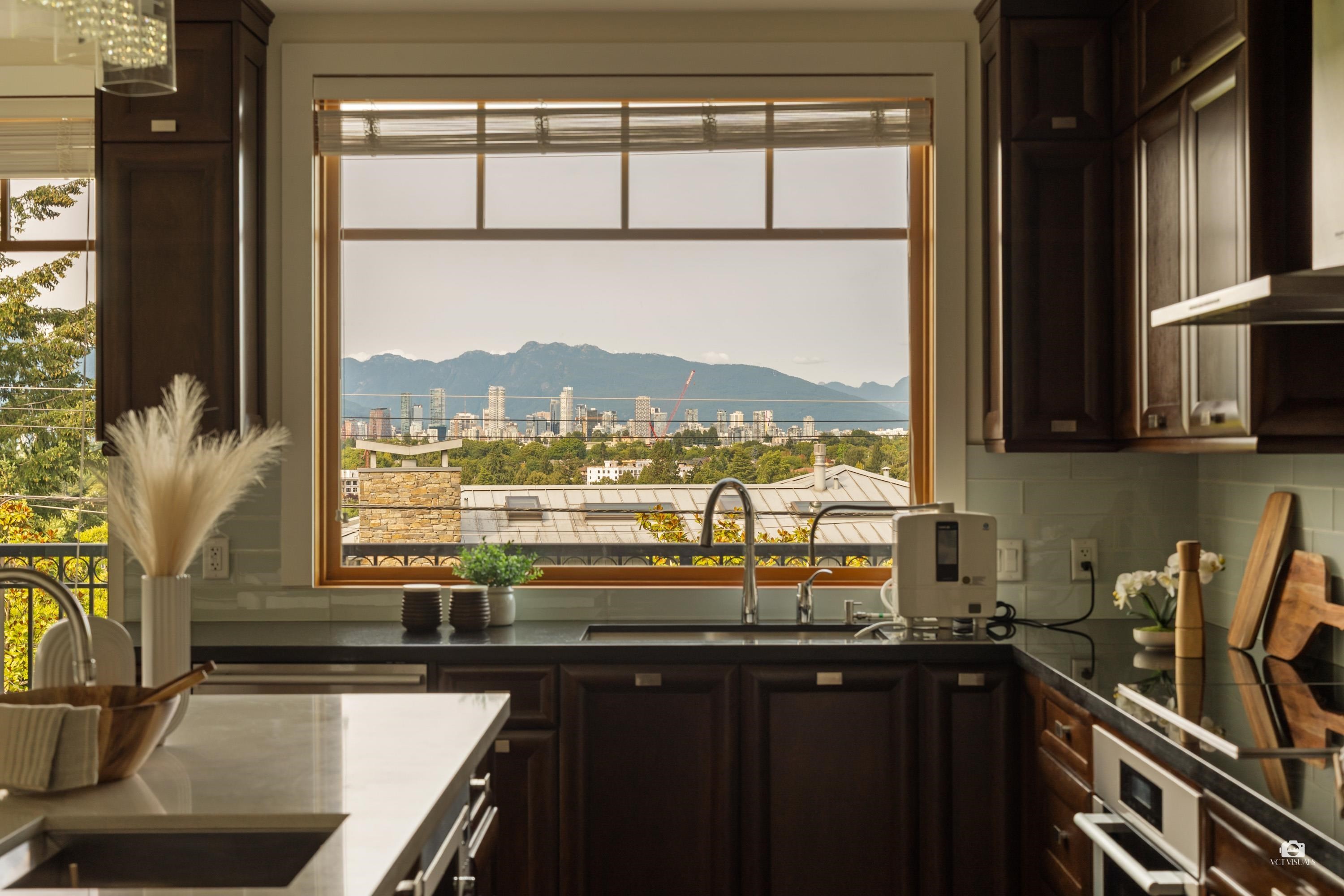 3936 Quesnel Drive, Vancouver, BC - Indoor Photo Showing Kitchen