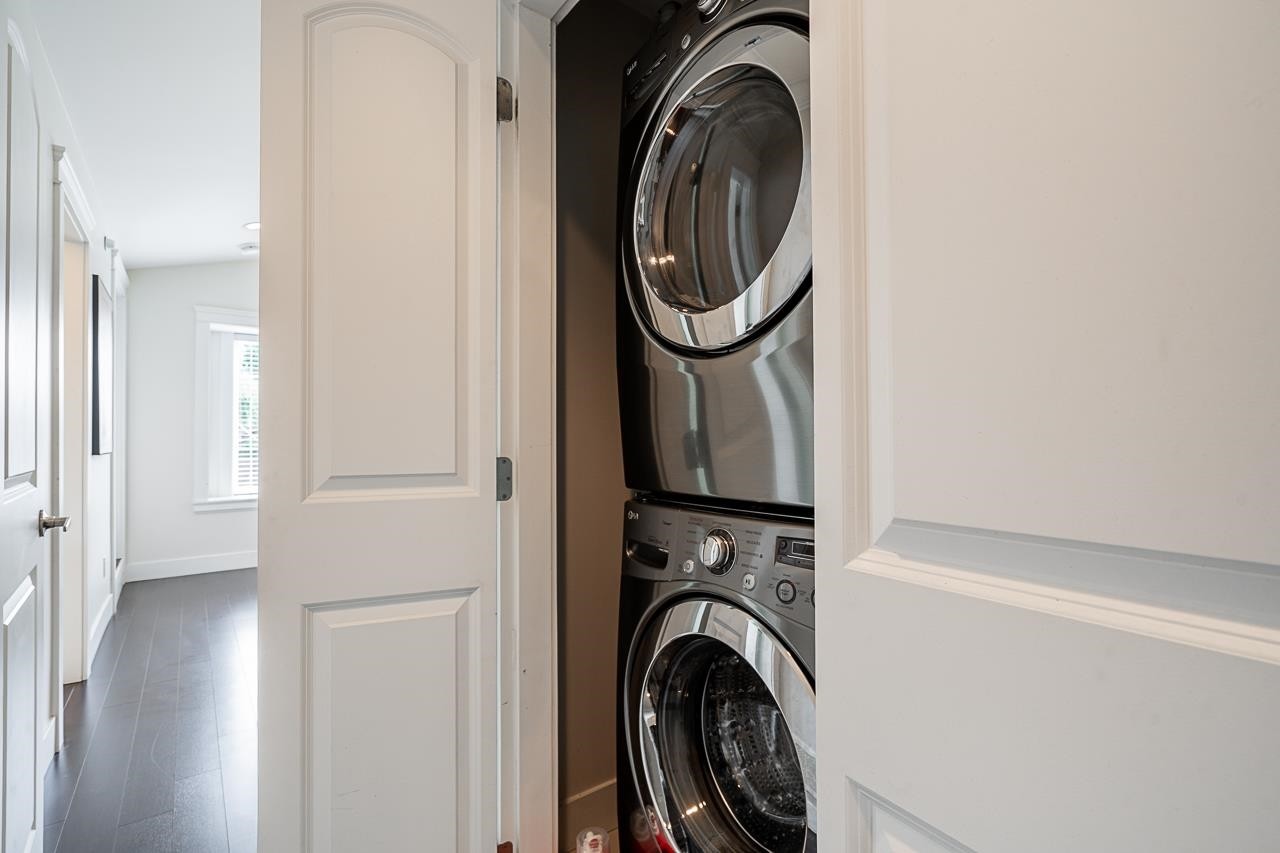 1606 29Th Avenue E, Vancouver, BC - Indoor Photo Showing Laundry Room