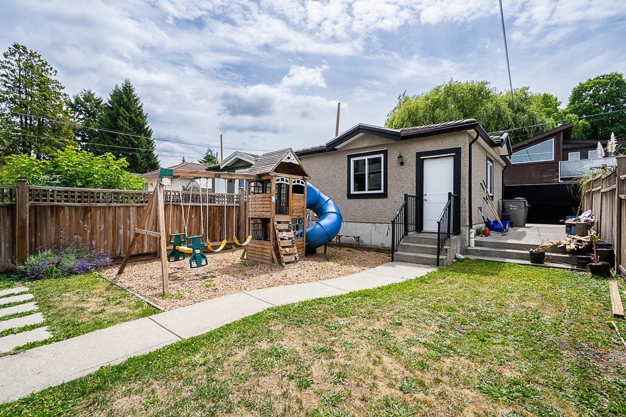 1606 29Th Avenue E, Vancouver, BC - Outdoor