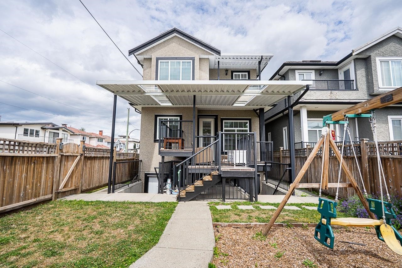 1606 29Th Avenue E, Vancouver, BC - Outdoor