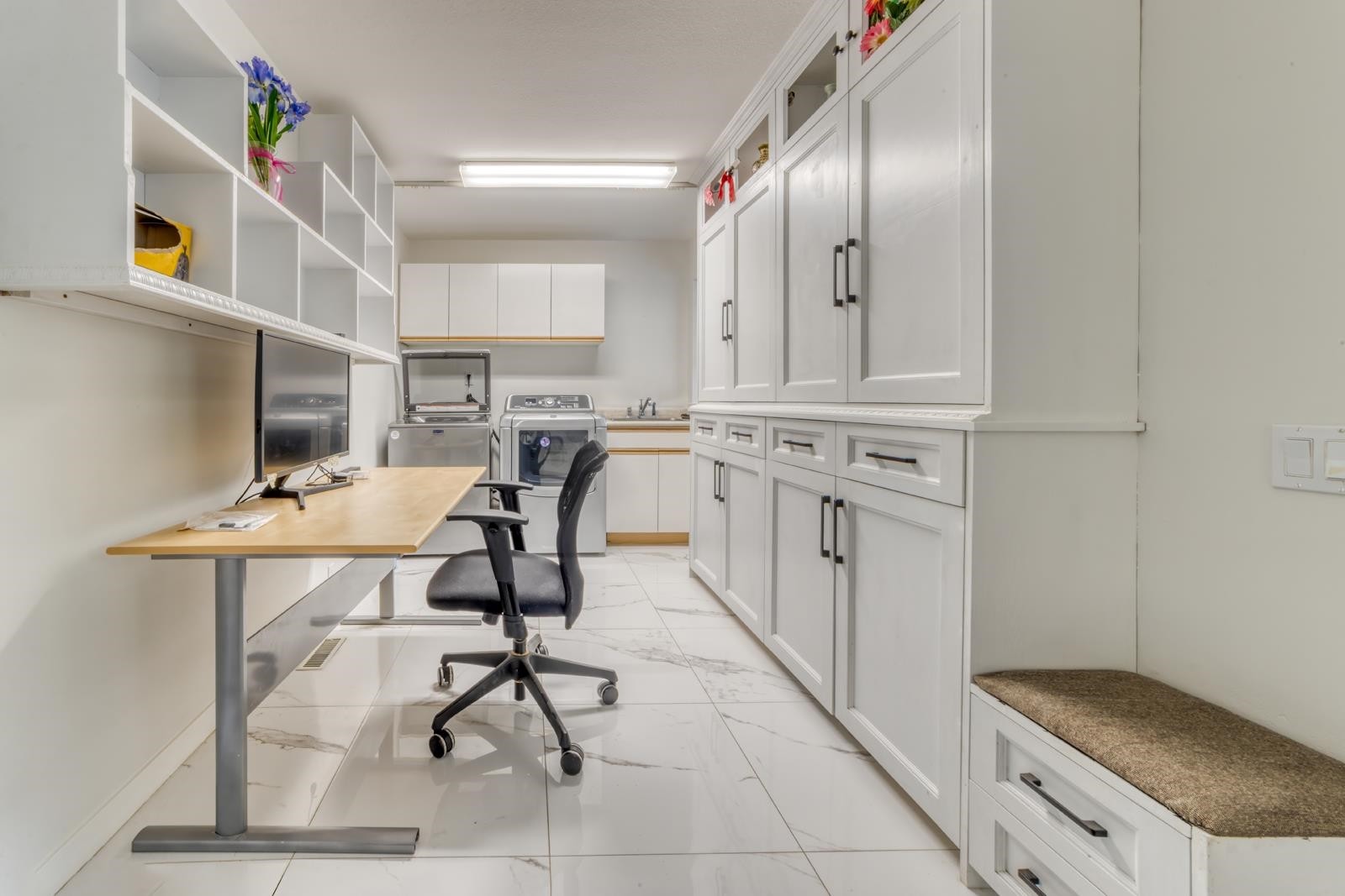 104 Ravine Drive, Port Moody, BC - Indoor Photo Showing Office