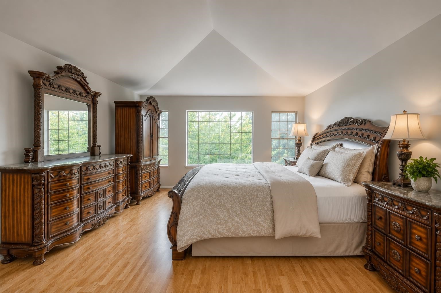 104 Ravine Drive, Port Moody, BC - Indoor Photo Showing Bedroom