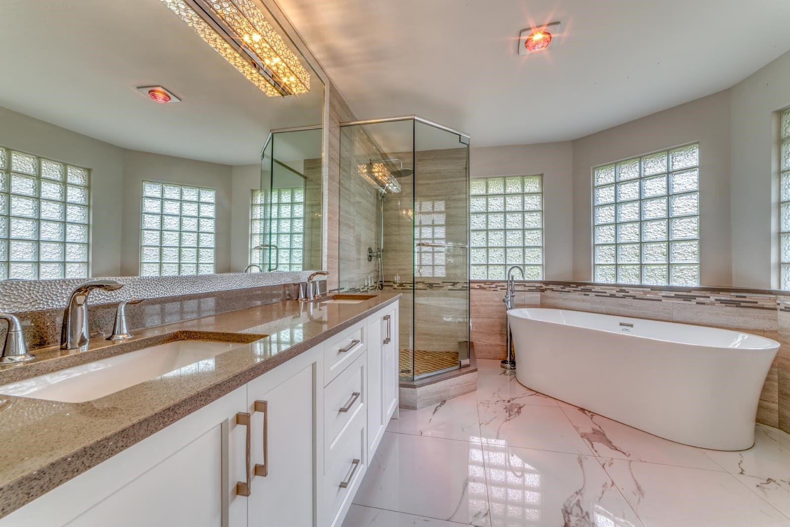 104 Ravine Drive, Port Moody, BC - Indoor Photo Showing Bathroom