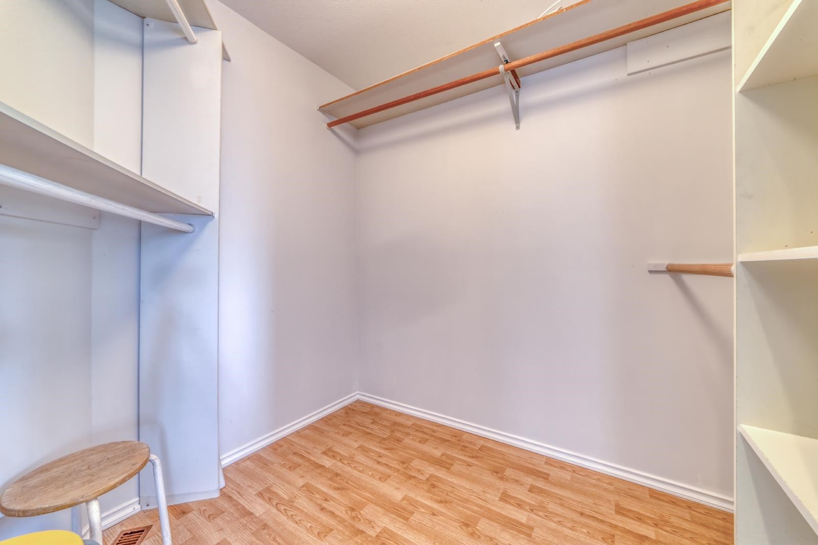 104 Ravine Drive, Port Moody, BC - Indoor With Storage
